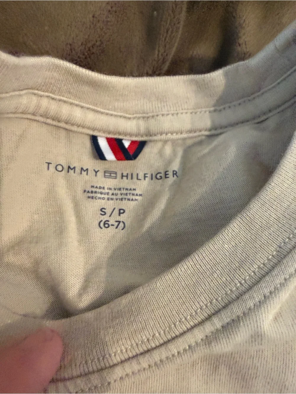 GAP Kids Beige Cargo Pants & Tommy Hilfiger Beige Tee Shirt size 6/7.